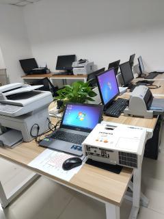 办公室不干了！九成新办公设备转让，电脑打印机投影仪一应俱全，售后无忧
